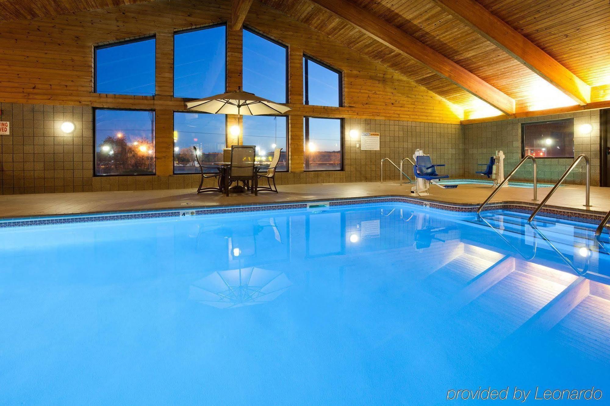 Americinn By Wyndham Eau Claire Kültér fotó